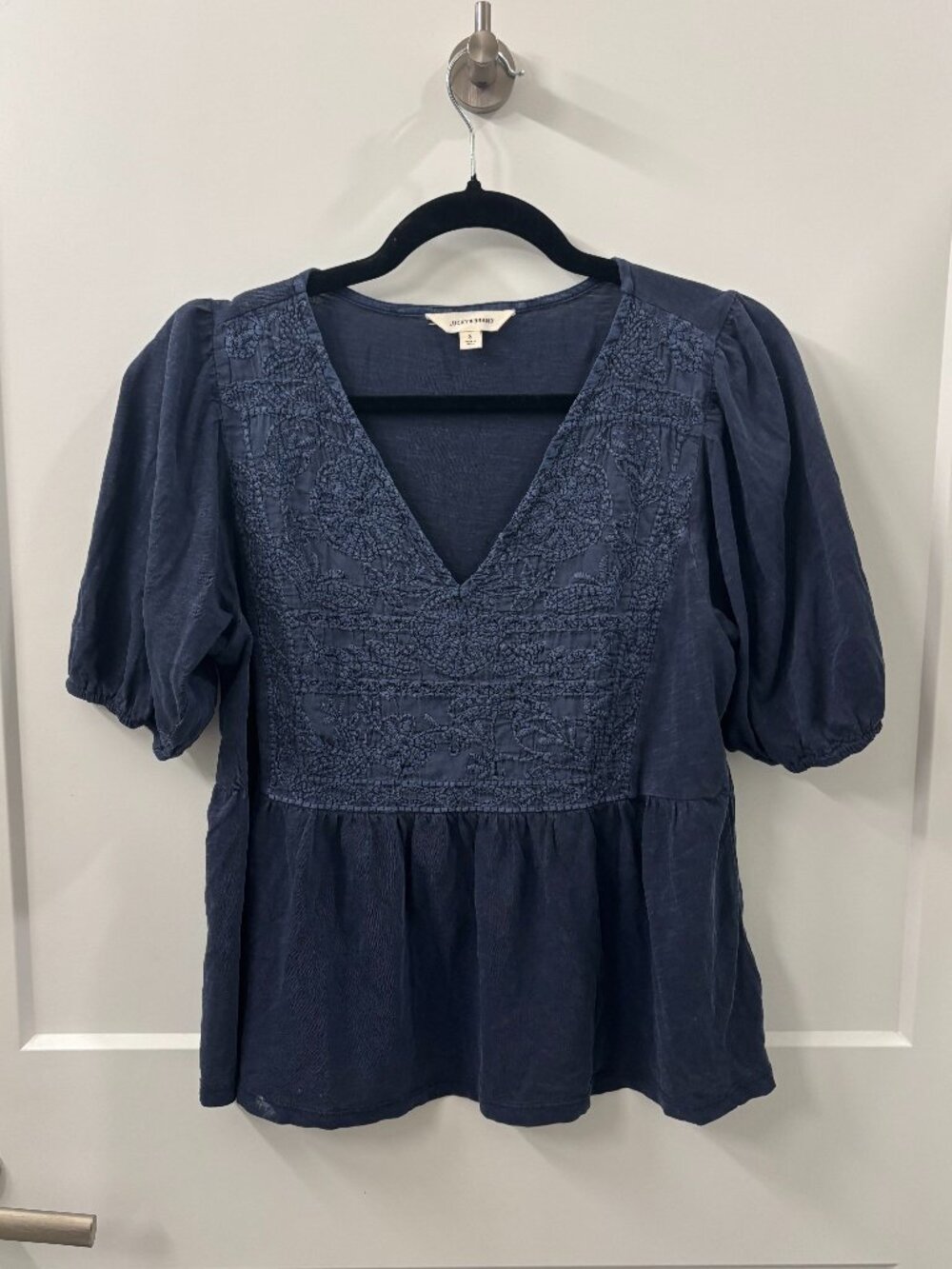 Lucky Brand Blue V-Neck Embroidered Peplum Top Size Small